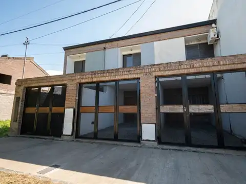 ALQUILER CASA TIPO DÚPLEX CON COCHERA
