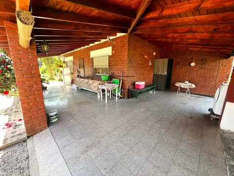 Casa en Venta con 4 cocheras