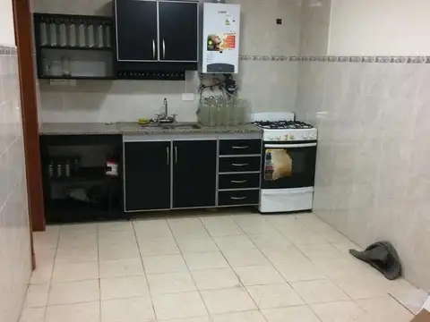 Casa 6 ambientes con 2 baños