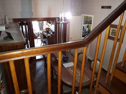 VENDO HERMOSA CASONA EN 63 Y 116-LA PLATA