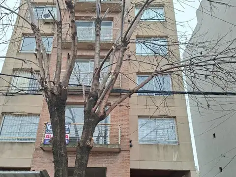 MONOAMBIENTE CON BALCON BAJAS EXPENSAS EN SAN MIGUEL CENTR0