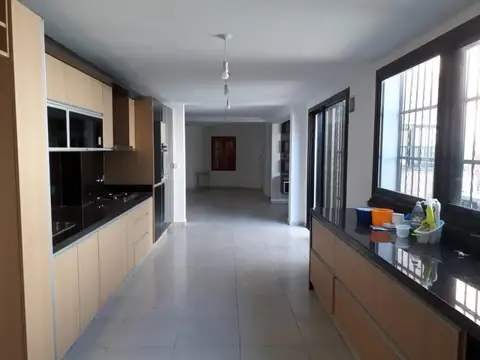 Casa en Alquiler al Este