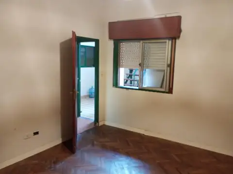 Depto Tipo Casa en Venta en Villa del Parque, USD 118.500