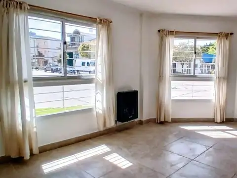 Depto Tipo Casa en Alquiler de 2 ambientes