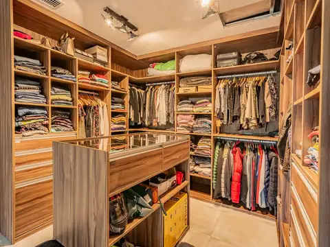 Casa de Categoria -Aldo Bonzi-PERMUTA/FINANCIACION