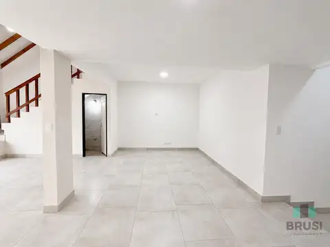 Depto Tipo Casa en Venta de 4 dormitorios