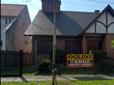 Casa 7 ambientes con 4 baños