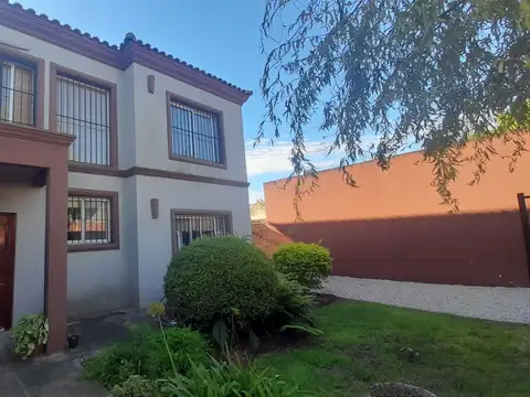 RIVADAVIA 800