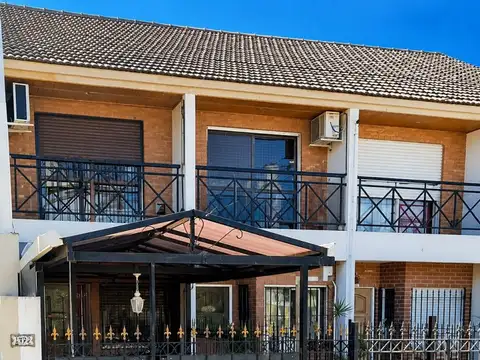 DUPLEX DE 3 AMBIENTES CON JARDIN Y PARRILLA