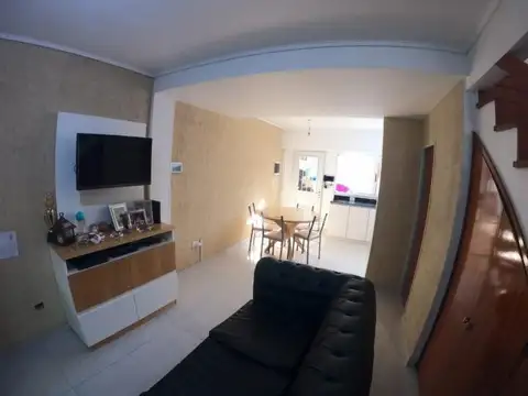 Depto Tipo Casa en Venta de 3 ambientes