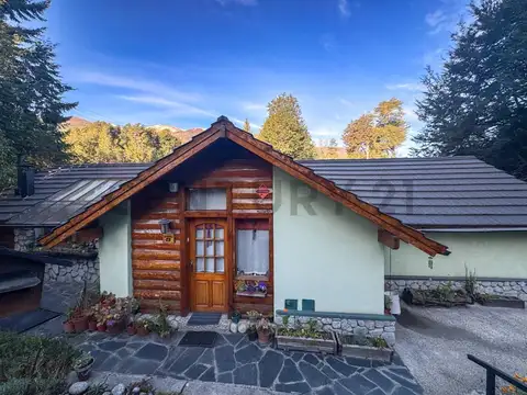 Casa en Venta con 2 cocheras