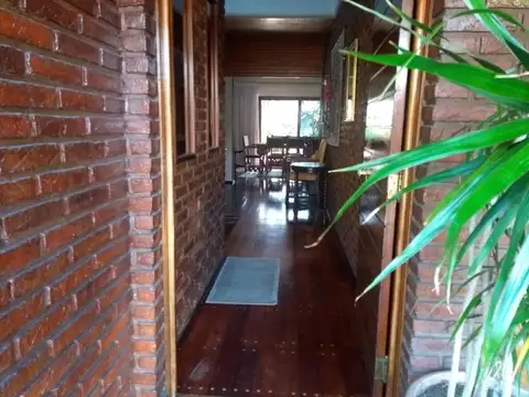 Casa 5 ambientes con 3 baños
