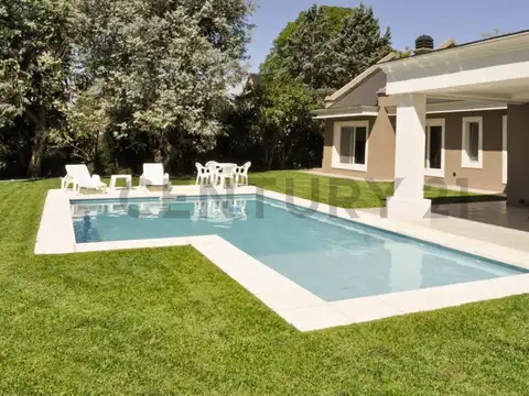 Exclusiva Casa en Venta Club de Campo Los Pingüinos