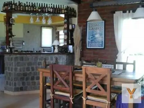 Casa 3 ambientes con 2 baños