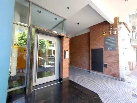 VENTA Dpto. 3 Dorm. c/2 Cocheras # 9 de Julio 134 Piso 10° (Bo.Martin)