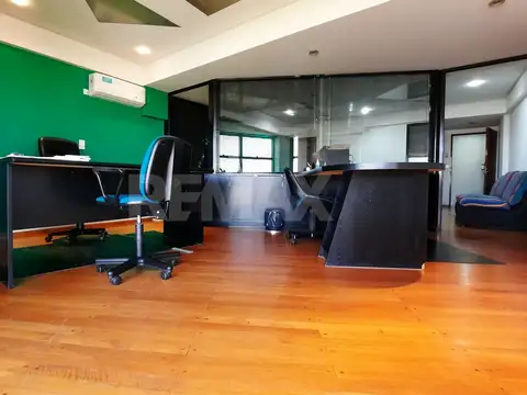 Oficina en Alquiler con 1 cochera