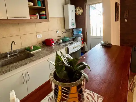 VENTA - CASA EN BARRIO LOS SAUCES