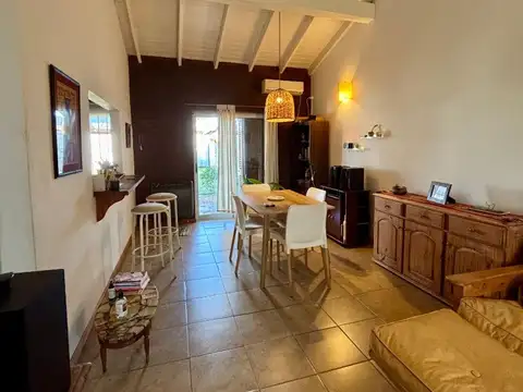 VENTA - CASA EN BARRIO LOS SAUCES