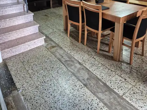 Depto Tipo Casa en Venta con 2 cocheras