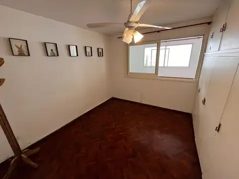 Casa en Alquiler con 1 cochera