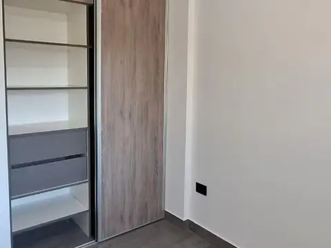 VERSALLES ECHENAGUCIA 1200 A ESTRENAR 3 AMB. + BALCON 1ER.PISO FRENTE CALIDAD A ESTRENAR !