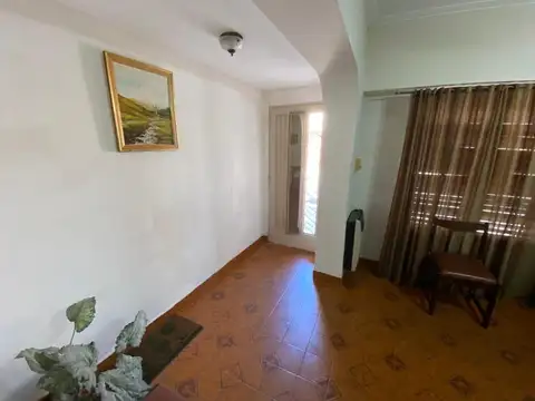Casa 2 ambientes con 1 baño