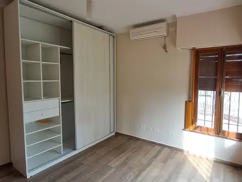 CASA EN ALQUILER DE 45 AMBIENTES EN CARAPACHAY