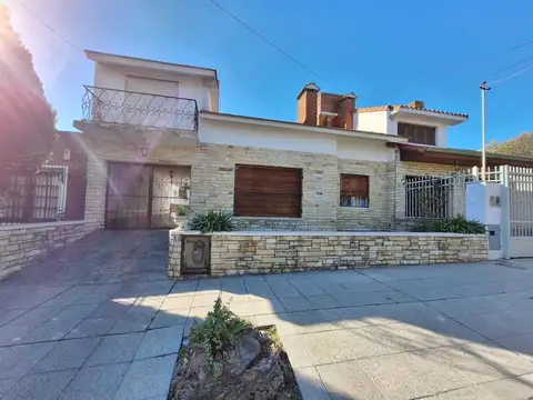 CASA EN VENTA CAMPANA