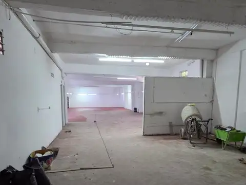 CAMPANA 700, Piso PB