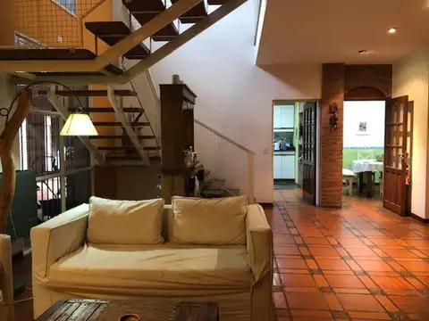 Casa 4 ambientes con 3 baños