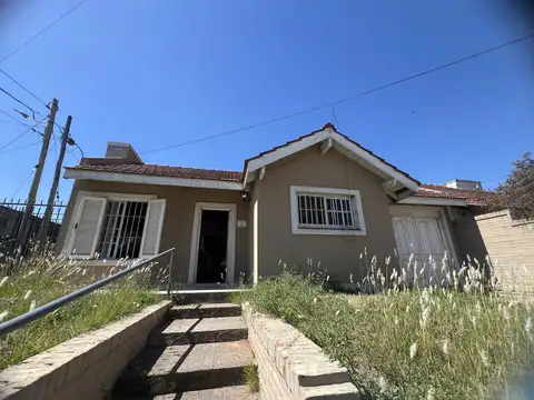 Casa en una planta, fondo libre!