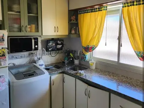Depto Tipo Casa en Alquiler de 4 ambientes