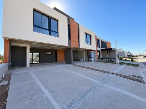 DUPLEX EN VENTA Y FINANCIADO EN BRISAS DE MANANTIALES 
