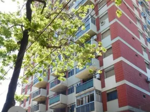 DEPARTAMENTO DE 3 AMBIENTES AL FRENTE CON BALCON 
