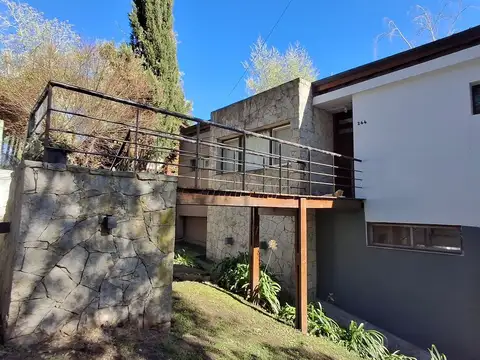 VENTA CASA CON PILETA SIERRA DE LOS PADRES