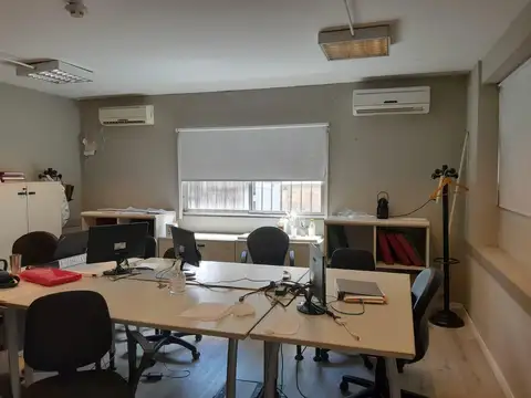 Venta piso de oficina remodelado  en Maipú y Lavalle