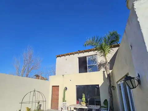 VENTA CASA EN FRANCISCO DE ALVAREZ  EN DOS PLANTAS  -ANTICIPO Y CUOTAS A CONVENIR-  acepto VEHÍCULO