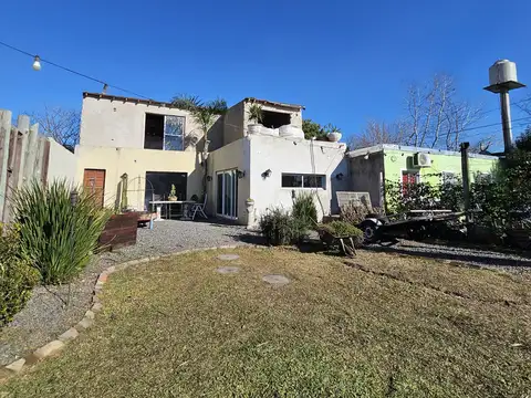 Casa 2 ambientes con 1 baño