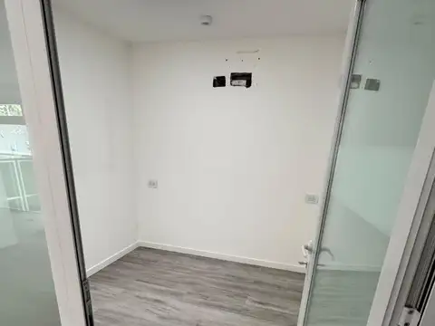 Oficina en Alquiler en Granadero Baigorria, $ 800.000
