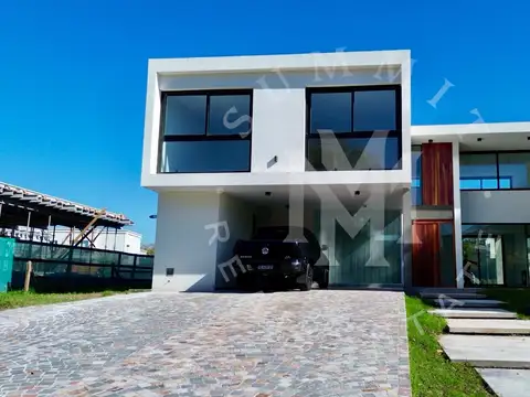 Casa a estrenar en Venta 6 amb con Vistas a la laguna.
