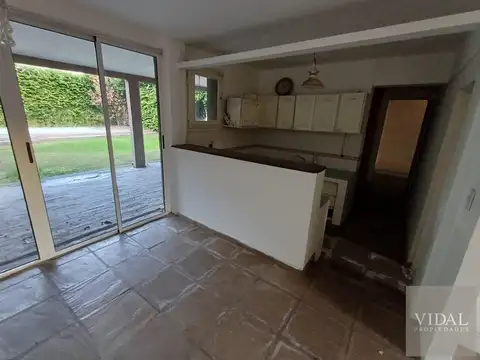 Casa 7 ambientes con 1 baño