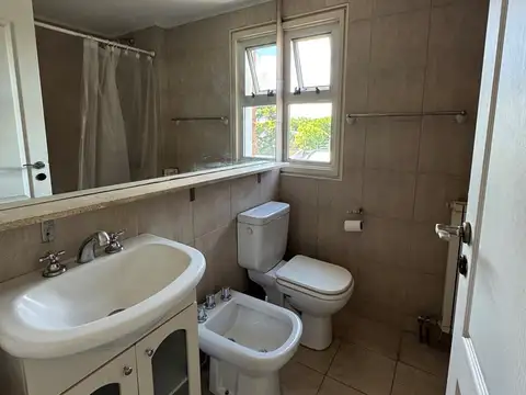 Pilar Tower Calle Lorenzo Lopez 300