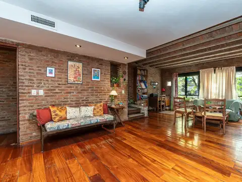 VENTA PH CASA 5 AMB COCHERA PATIO BARRACAS CREDITO