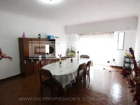 Dean Funes al 200 entre Gorriti y Eduardo Wilde