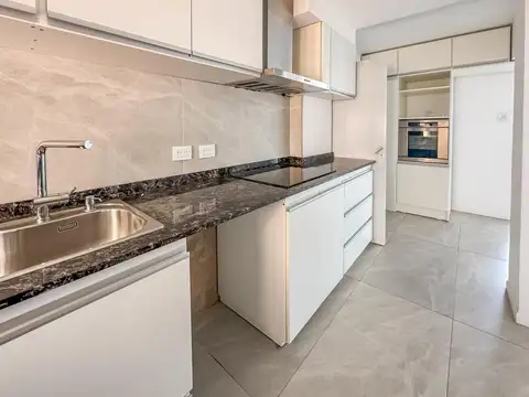 Departamento 2 dormitorios, con balcón. Centro, Rosario.