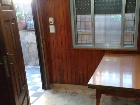 DEPTO TIPO CASA EN VENTA DE LA SERNA AL 5900 WILDE