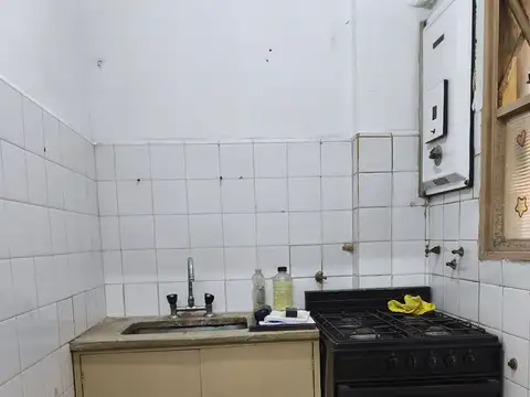 DEPARTAMENTO 1 AMBIENTE CON PATIO Y SIN EXPENSAS. ELIZALDE 46 PB "P" AVELLANEDA