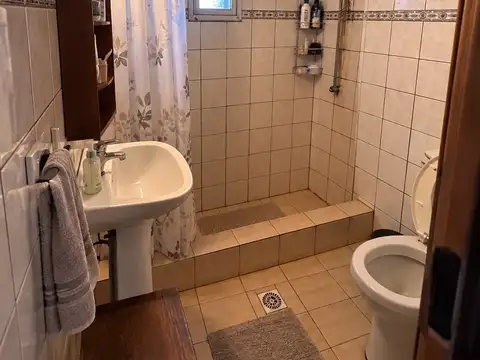 Departamento 6 ambientes con 2 baños