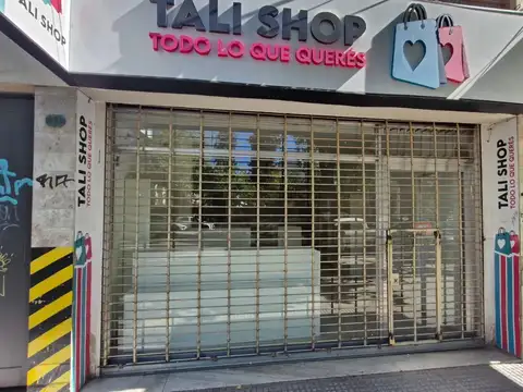 Local comercial en calle Mitre (y Rivadavia) 