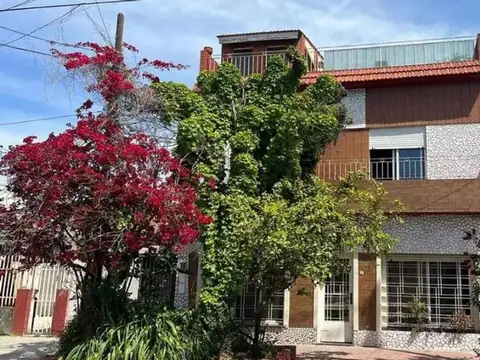Casa 5 ambientes venta Villa Dominico Oportunidad